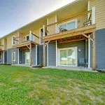 Welcoming Erie Condo With Golf And Lake Views!