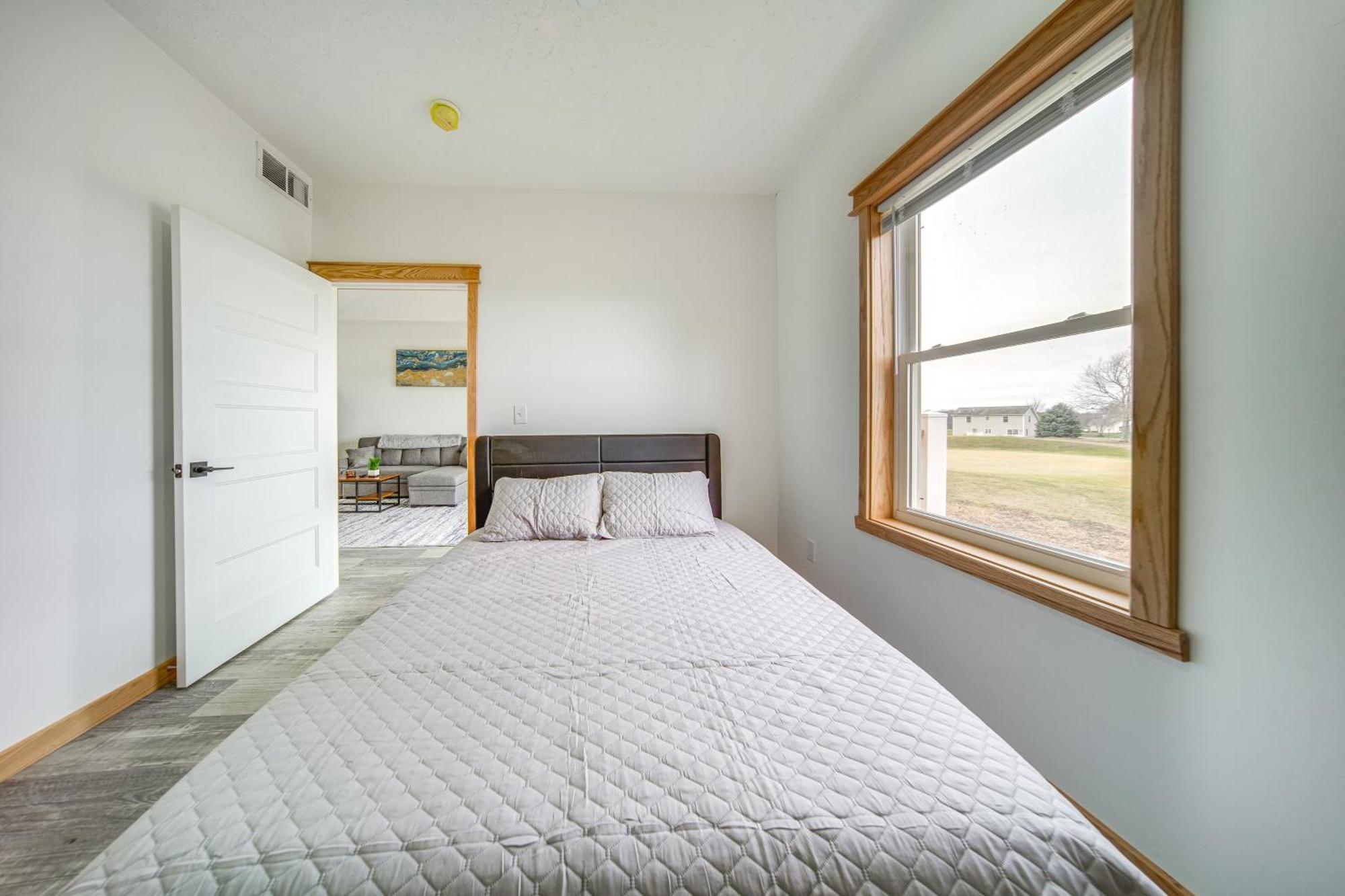 Welcoming With Golf And Views! * Erie