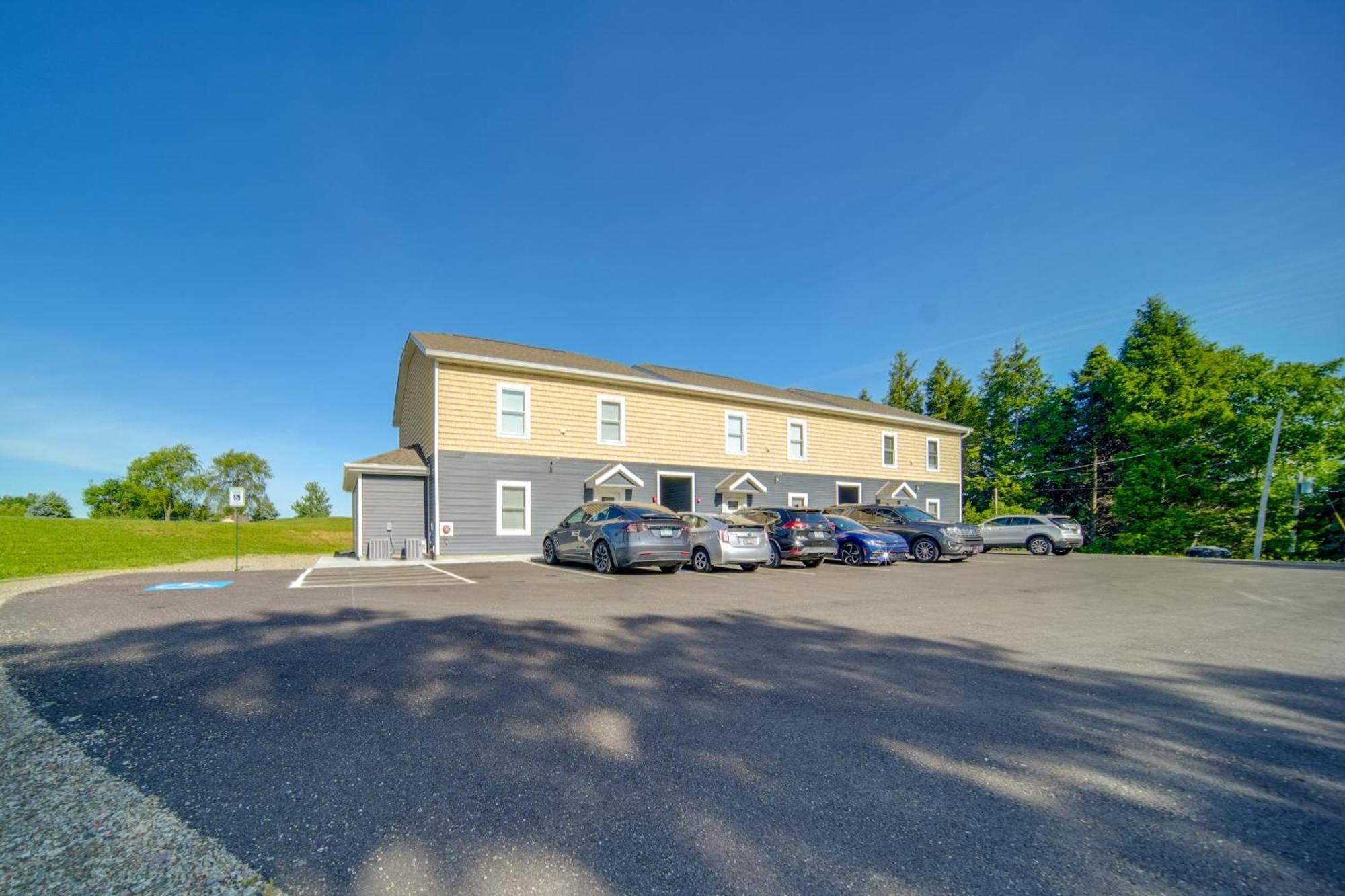 Welcoming With Golf And Views! * Erie