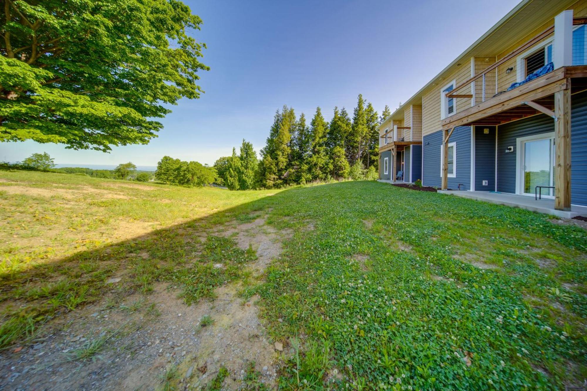 Welcoming With Golf And Views! Apartment Erie