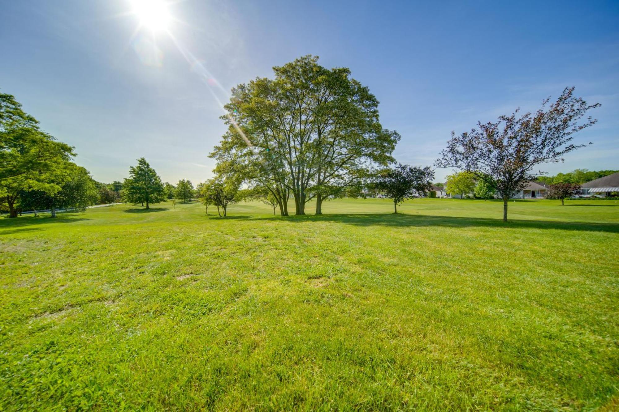 Welcoming With Golf And Views!